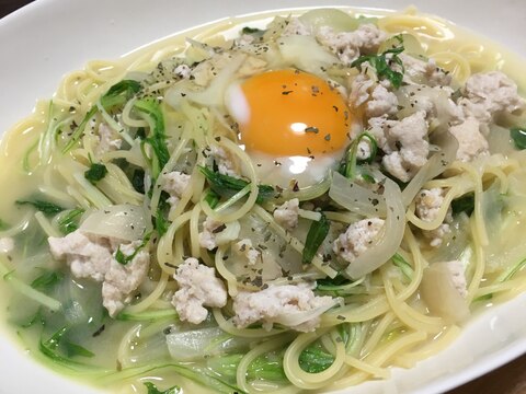 フライパン一つで！鳥挽肉と水菜のパスタ